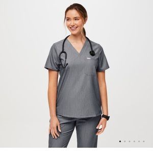 Figs Catarina One Pocket Scrub Top Graphite size S
